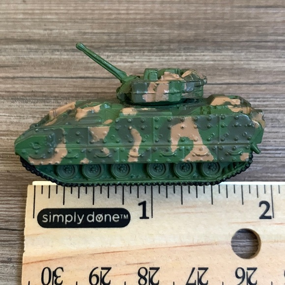Galoob Micro Machine Military Army Tank Camouflaged Vehicle 1995 Micromachines - Picture 5 of 6